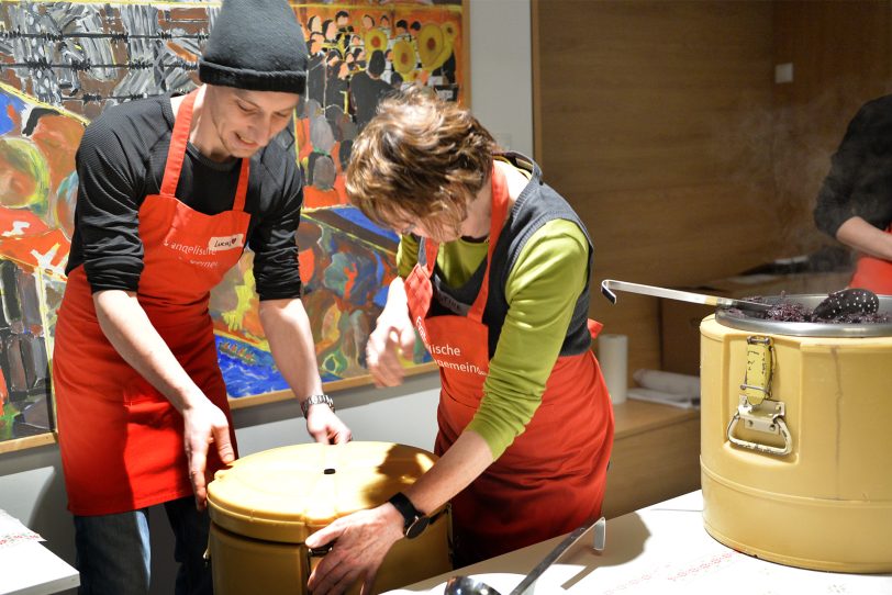 'Heilig Abend nicht allein' mit Gulasch und Rotkohl.