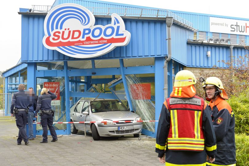 Polizei und Feuerwehr im Einsatz.