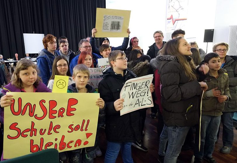 Schüler, Eltern und Lehrer protestierten gegen die geplante Schließung der Astrid-Lindgren-Schule.