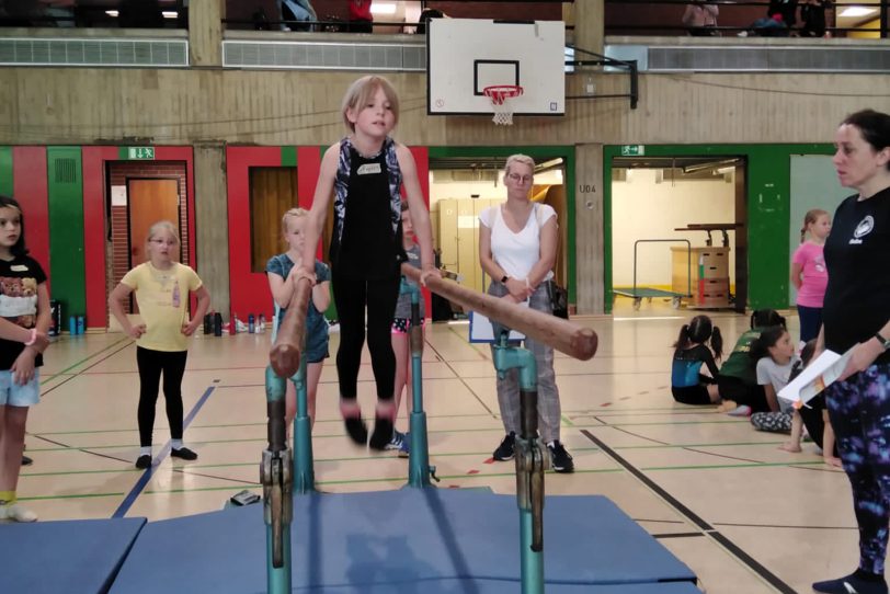 35 Teilnehmer zwischen fünf und 65 Jahren holten ihr Sportabzeichen beim BTC.