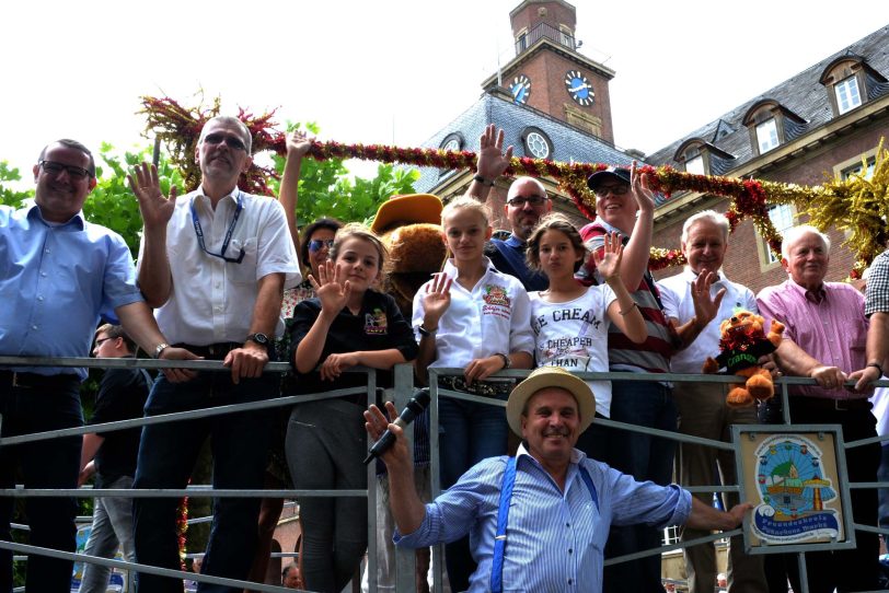 2. Oldtimer-Parade der Cranger Kirmes.