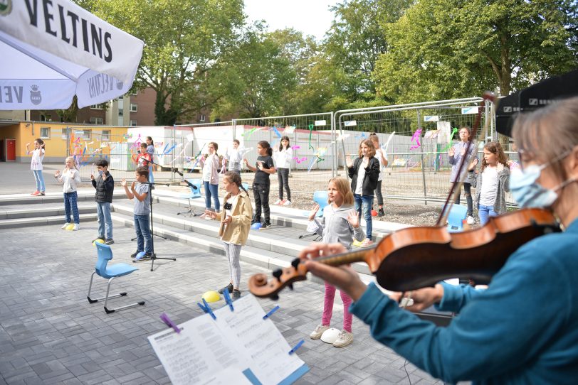 Der schulische Anbau der Laurentiusschule wurde am Montag (24.8.2020) während einer kleiner Feier offiziell seiner Bestimmung übergeben.