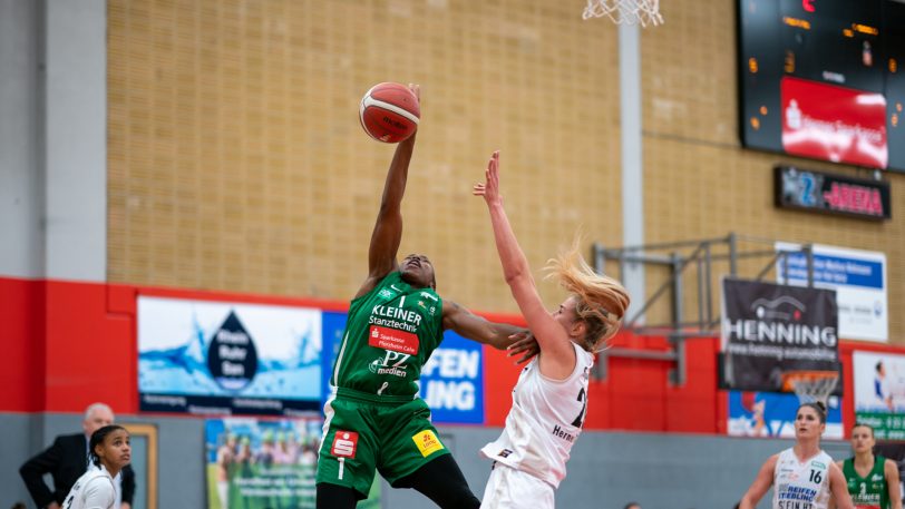 Die Basketball-Damen vom HTC gewinnen am Sonntag (6.11.2022) gegen die Rutronik Stars Keltern mit 73:71 nach Verlängerung.