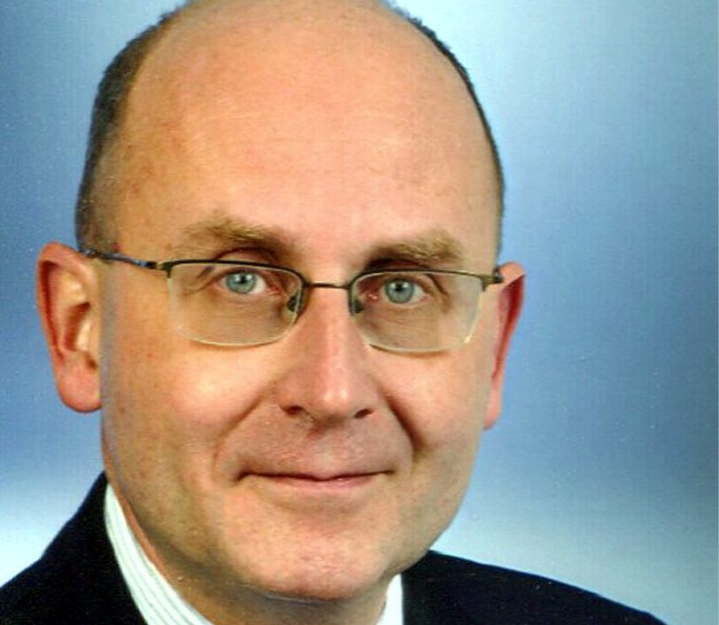 Dr. Manfred von der Ohe.