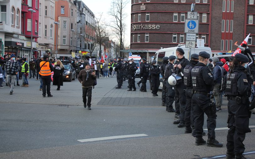 Demonstration von Impfgegnern in der Wanner Innenstadt und Gegendemo vom Bündnis Herne am Sonntag (6.3.2022).