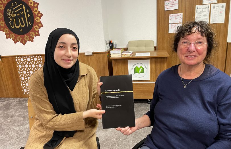 Die Muslimische Jugend Röhlinghausen begleitet Gedenkprojekt für Herner Familie Elias.