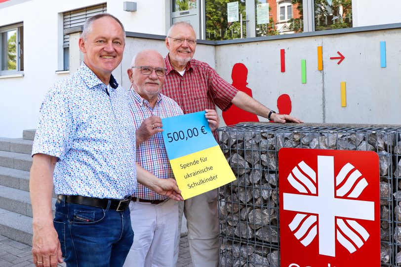 v.l. Vertreter des Caritas-Vorstandes, Bernd Zerbe, Heinrich Stolze und Bernd-Ulrich Wiedenhues von der Vinzenz-Konferenz.