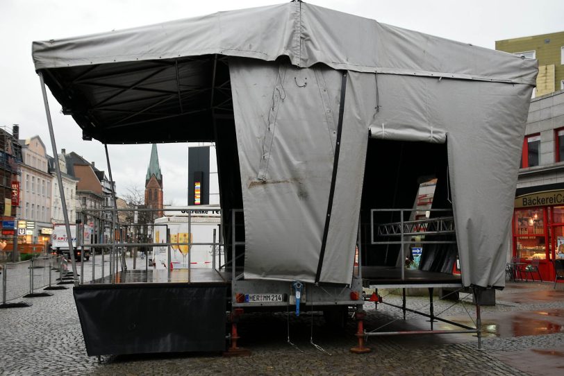 Der leere Robert-Brauner-Platz am Rosenmontag 2016.