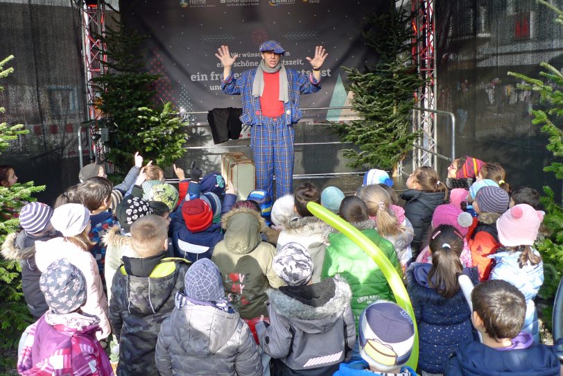 Clown-Zauberer Liar unterhielt die Kinder.