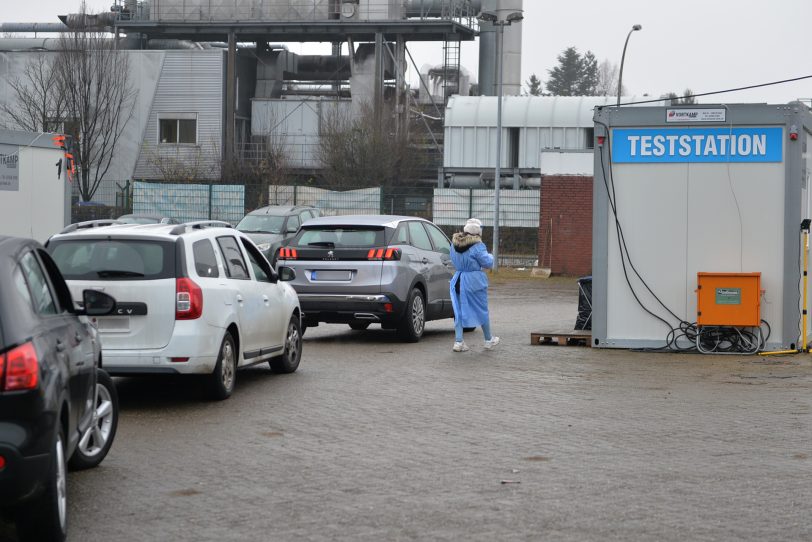 Hier geht es lang: Das Testzentrum der Medco Group an der Straße am Trimbuschhof.