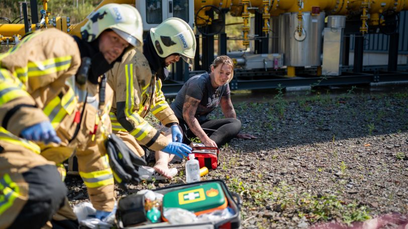 Die Feuerwehr Herne übte mit verschiedenen Organisationen sowie Medizinstudenten des Marien Hospital Herne den Ernstfall. Simuliert wurden eine Explosion am Steag-Kraftwerk sowie zwei Verkehrsunfälle mit zahlreichen "Verletzten".