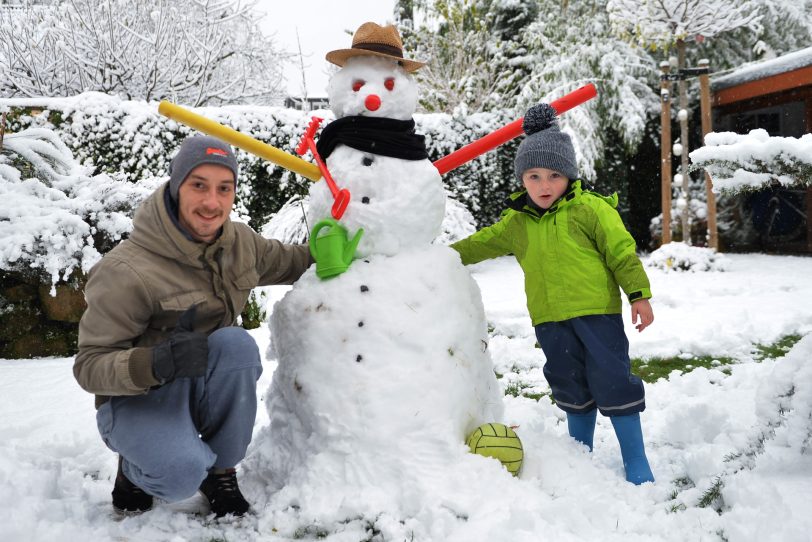 Einmal gab es im Dezember 2017 Schnee. Klar, dass dann auch sofort ein Schneemann gebaut wurde..