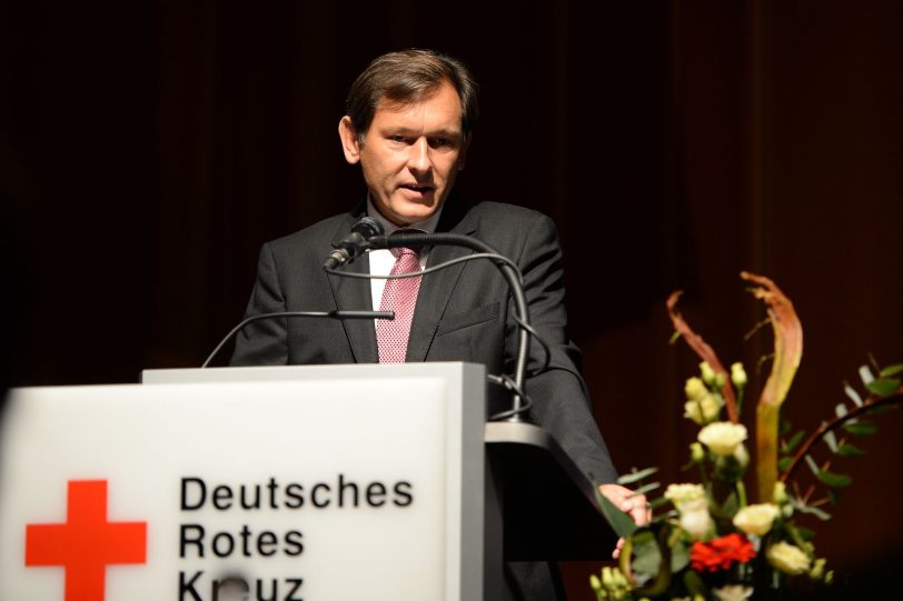 Dr. Frank Dudda sprach ein Grußwort bei der DRK Landesversammlung.