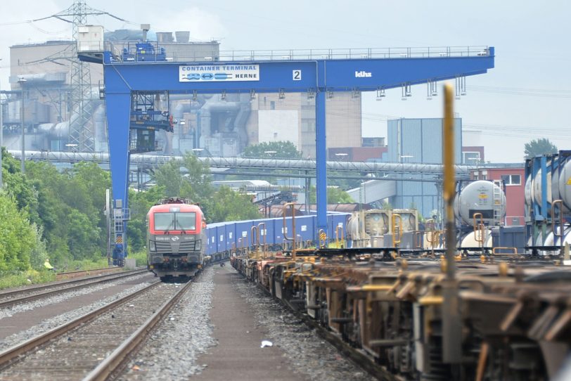 Erster Zug aus der Chinesischen Stadt Lianyungang.