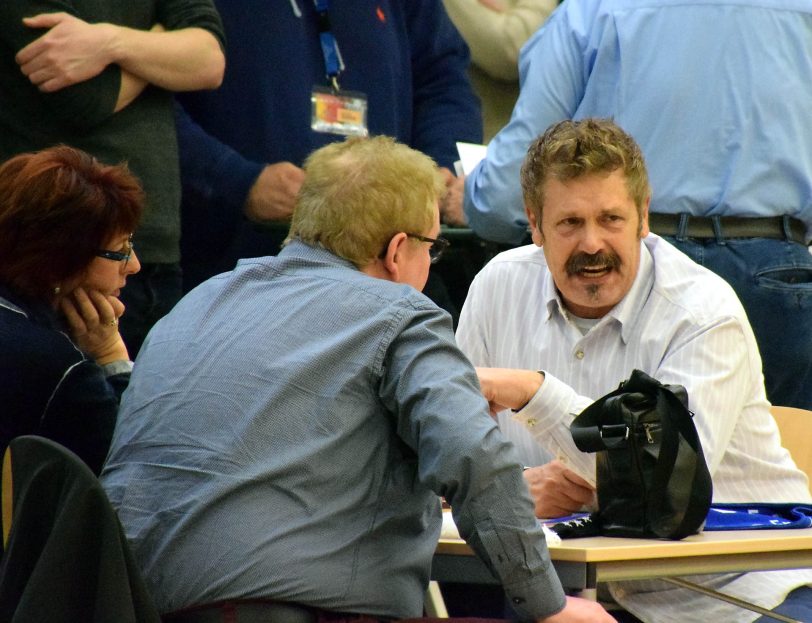 rechts Hans-Peter Karpinski, SSB-Vorsitzender.