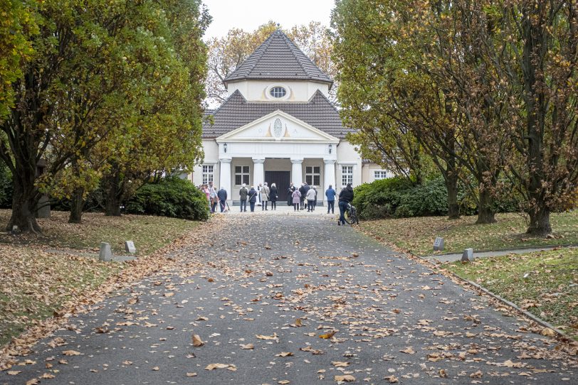 Ökumenische Andacht zu Allerheiligen auf dem Wiescherfriedhof in Herne (NW), am Sonntag (01.11.2020).