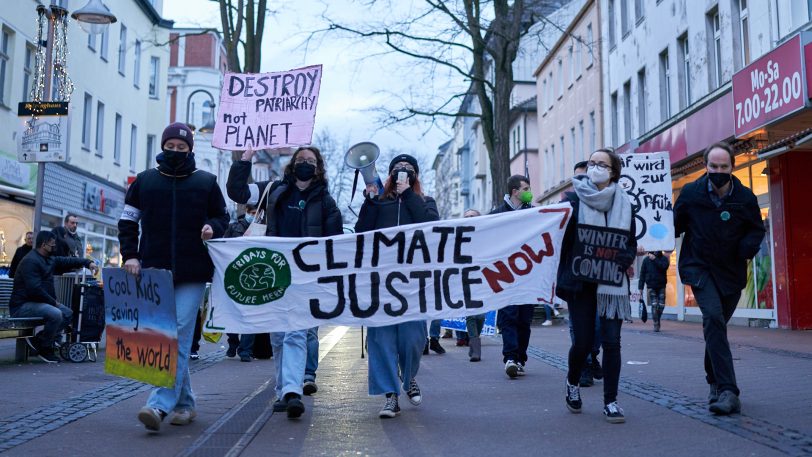 Die Klimabewegung Fridays for Future-Herne (FFF) veranstaltet in Bochum eine Demo, in Herne trifft sie sich kurz am Robert-Brauner-Platz - hier bei einer Demo in Wanne im Dezember 2021.