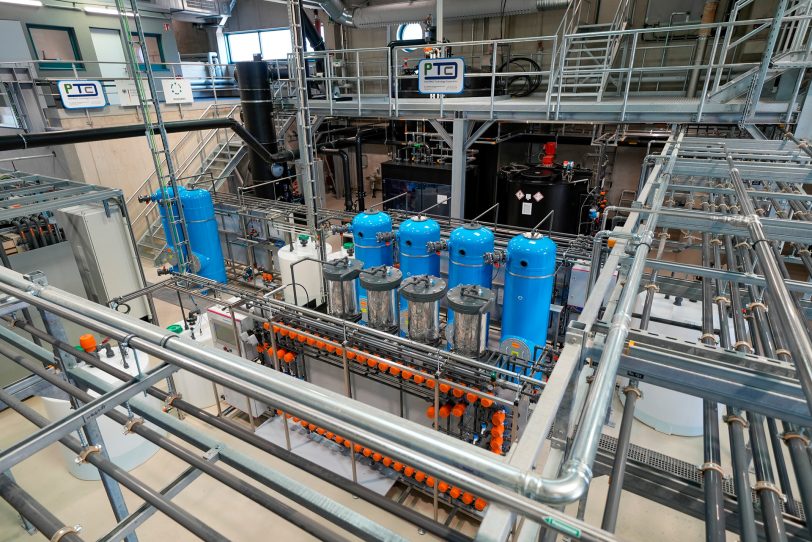 Die neue Versuchsanlage zur Phosphorrückgewinnung steht in Bottrop auf dem Gelände der Kläranlage der Emschergenossenschaft.