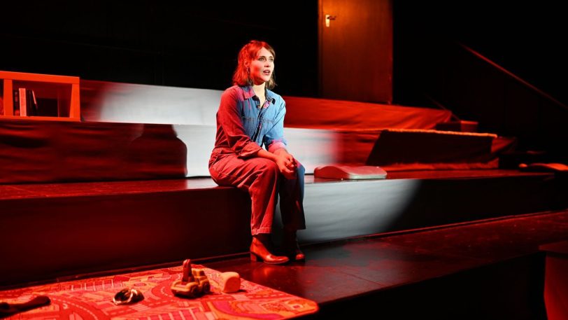 Yvonne Forster in Hans Drehers Inszenierung „All das Schöne“ am Prinzregenttheater Bochum.