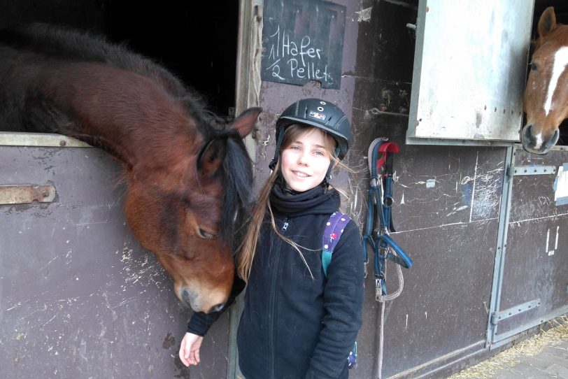 Kinder lieben Tiere. Beim KGV Auf der Wenge-Sommerfest gibt es Ponys zu bestaunen und man darf auf ihnen reiten.