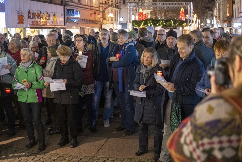 Demonstration von Bündnis Herne auf der Bahnhofstraße.