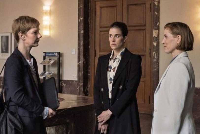 Uraufführung auf der Berlinale: Sandra Hüller, Anne Schäfer und Judith Hoffmann in „Alle reden übers Wetter“.
