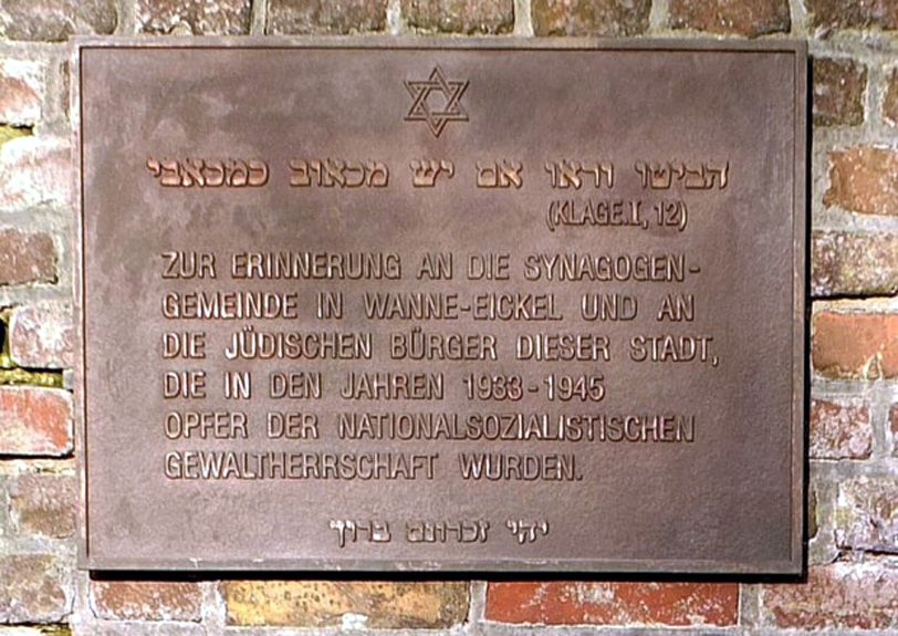 Die Gedenktafel an der Langekampstraße.