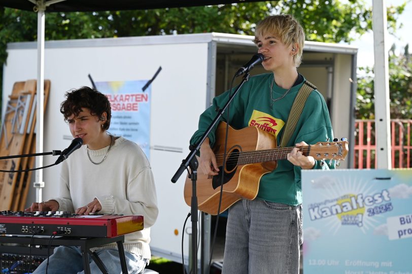 Auftritt der Band Taal bei dem Kanalfest.