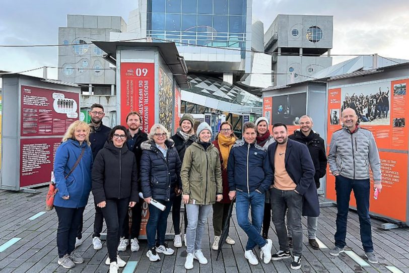 Lehrkräfte der Realschule Strünkede waren zu Gast in Dänemark. Das Foto zeigt die Teilnehmenden des Regierungsbezirks Arnsberg.