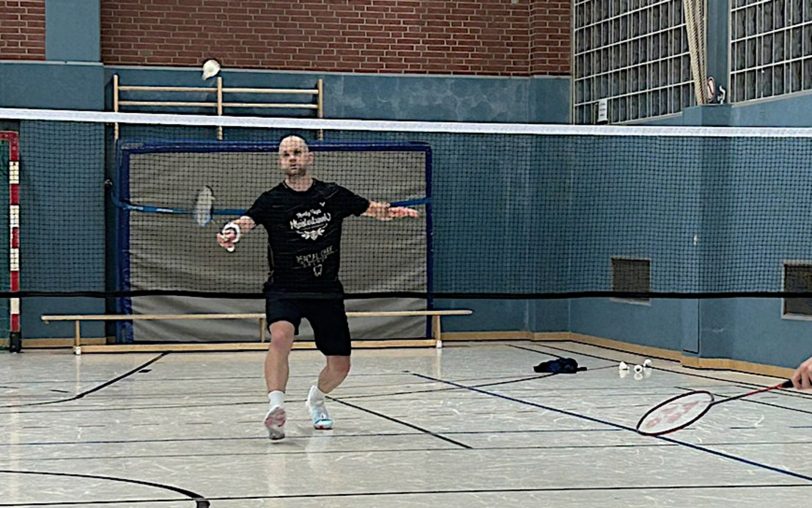 Die Badminton-Spieler vom BC Westfalia Herne starteten zum Bezirksliga-Auftakt mit einem 6:2-Erfolg gegen den Topfavoriten OSC Essen-Werden.