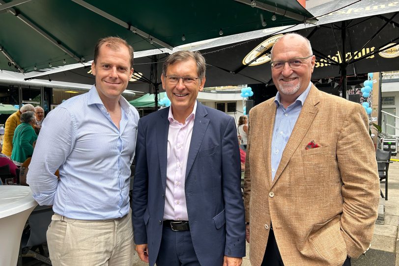 Andreas Schettler (Schettler Immobilien-Gruppe), OB Dr. Frank Dudda und Rolf Schettler (Schettler Immobilien-Gruppe) bei der Jubiläumsfeier.