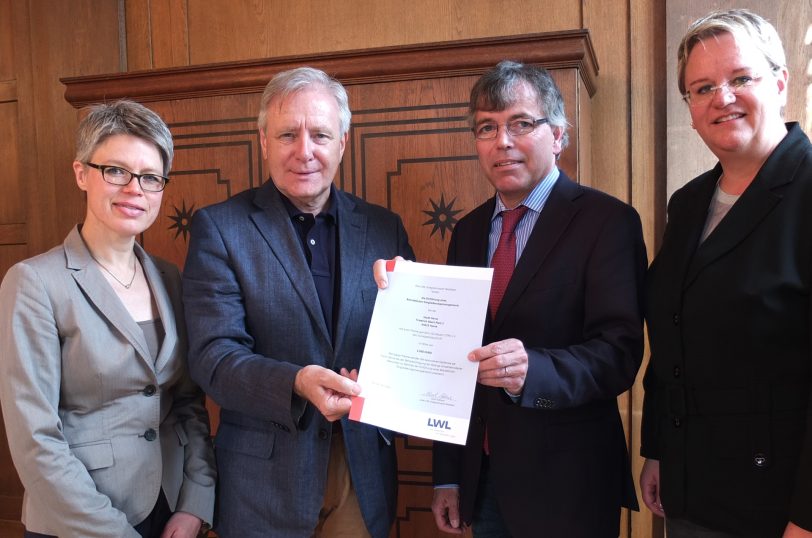 (v.l.) Katja Debus, LWL-Sachgebietsleiterin im Integrationsamt, Horst Schiereck, Wolfgang Weber, Claudia Neige