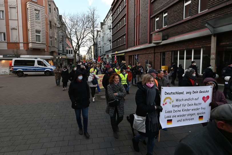 Großdemonstration der Impfgegner in der Wanner Innenstadt.