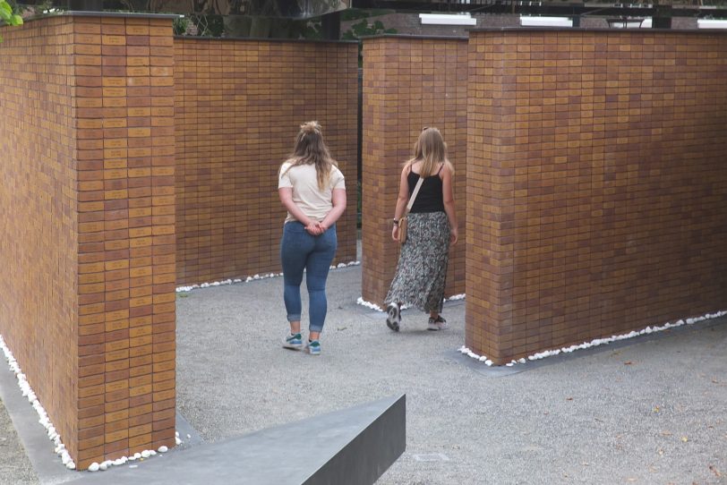 Das 'Nationaal Holocaust Namenmonument' in Amsterdam.