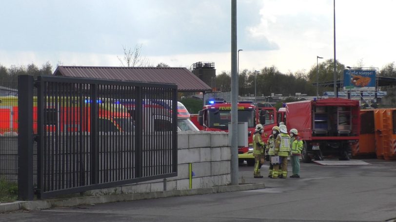 Feuerwehreinsatz durch Gefahrgutverdacht am Wertstoffhof am 14.4.2021.