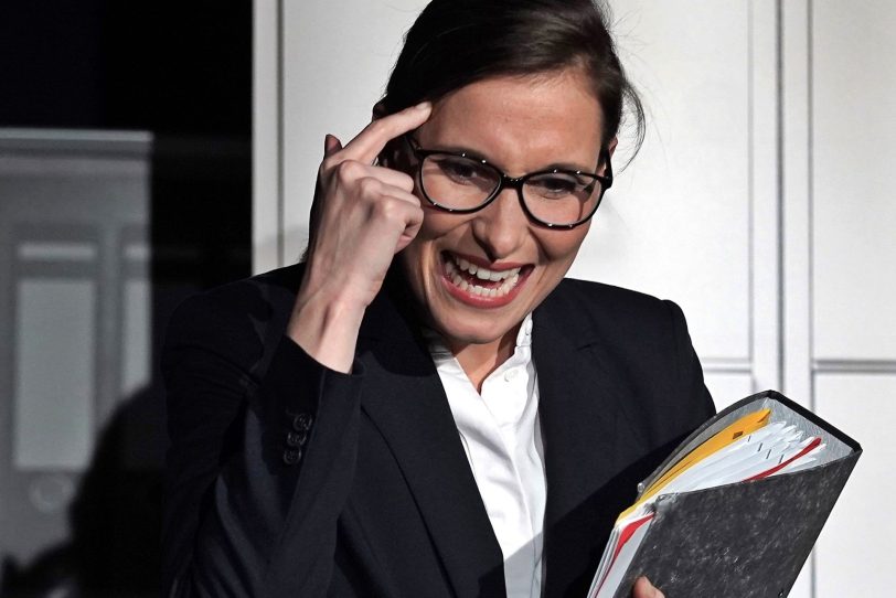 Daniela Michel ist auch als Audrey Hepburn unterwegs, so am 17. März 2024 im Düsseldorfer Kabarett Flin.
