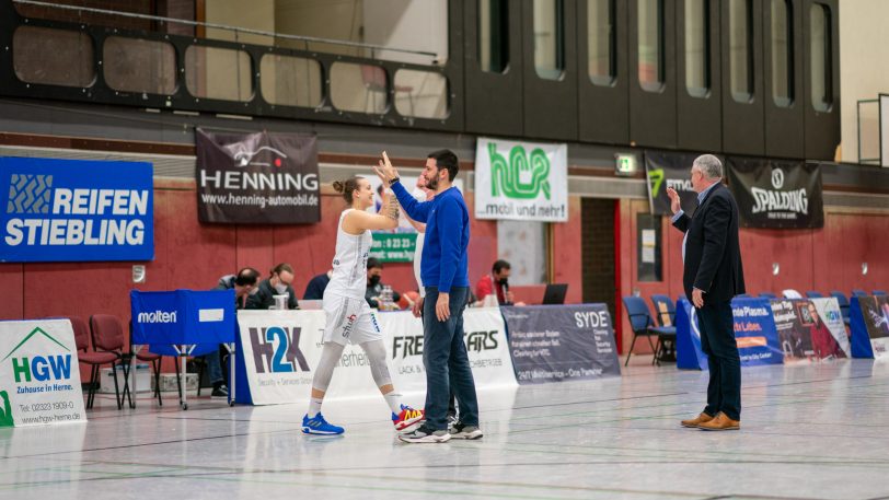 Die Basketballerinnen vom Herner TC gewinnen am Mittwoch (2.3.2022) mit 85:69 gegen die Capitol Bascats Düsseldorf.