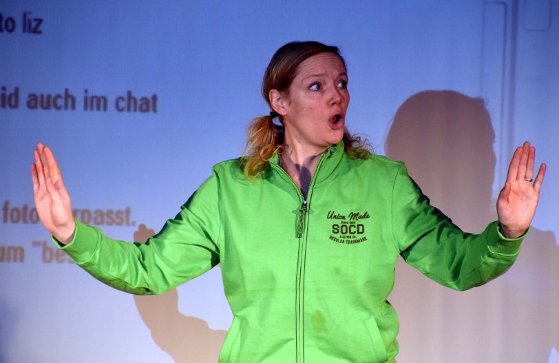 Aufführung des Stücks (S)Chattenwelten des Theaters PISAK aus Bielefeld.