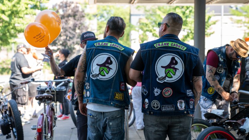 Die Gruppe „Bikelife“ um Christian Joswig hat es wieder getan: Am Samstag (20.7.2024) trafen sich die Cruiser am Herner Bahnhof, um wie immer traditionell im Sommer Spenden für das Lukas Hospiz einzusammeln.