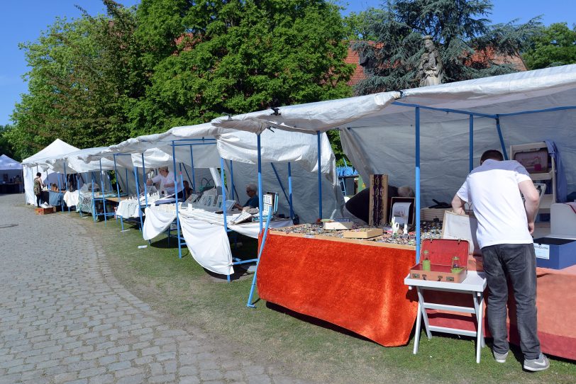 Kunstmarkt im Hertener Schlosspark.