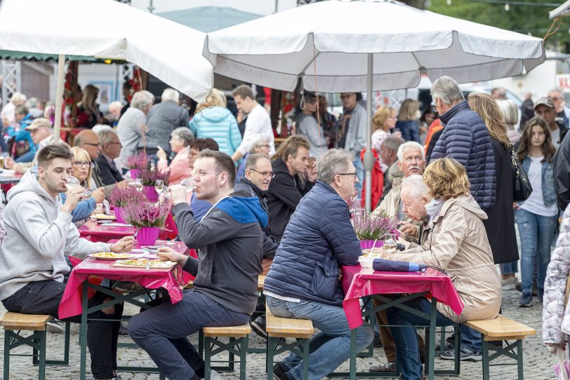 Geselliges Weintrinken: Endlich wieder Winzermarkt heißt es vom 8. bis 11. September 2022 - hier ein Bild aus 2019.