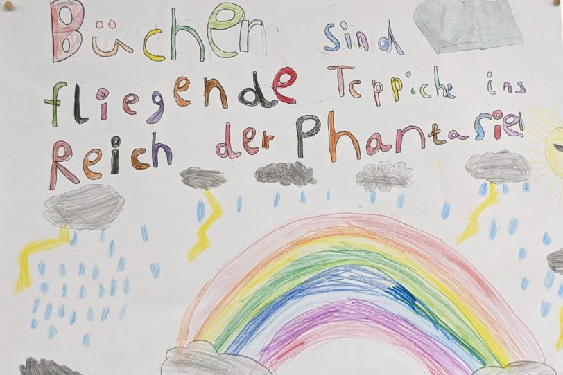 Für die Lese-Projektwoche an der Grundschule Laurentius haben Schüler eigene Plakate gestaltet.