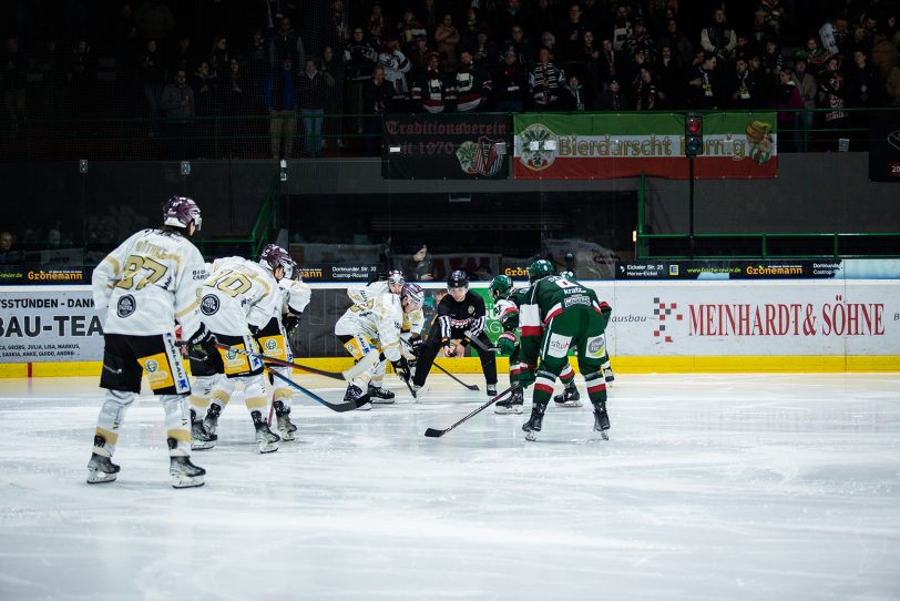 Der Herner EV hat das zweite Spiel der Serie im Playoff-Achtelfinale mit 1:4 zuhause gegen den Deggendorfer SC verloren.