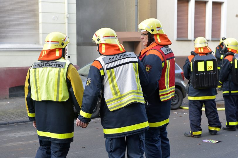 Feuerwehreinsatz bei einem Kellerbrand an der Viktor-Reuter-Straße.