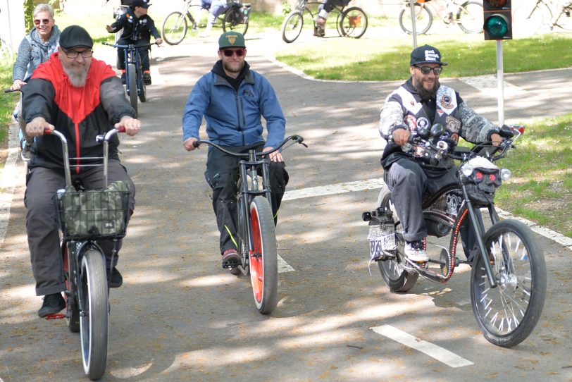 Christian Joswig hatte auch in diesem Jahr wieder eine Cruiser-Gruppe für das Hospiz-Radeln zusammengetrommelt. 30 Cruisern aus dem gesamten Ruhrgebiet traten gemütlich in die Pedalen. Start war am 30.4.2022 das Gleiskaffee Fritzchen.