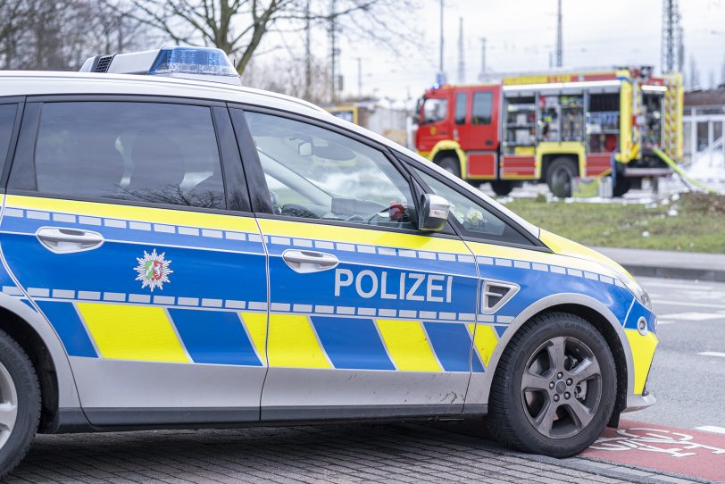 Durch einen Brand wurde am Samstagmorgen (31.01.2021) der Netto-Markt an der Berliner Straße in Herne (NW) komplett zerstört. Kräfte der Berufs- und der Freiwilligen Feuerwehr wurden bei den Löscharbeiten durch das THW unterstützt. Die Polizei ermittelt wegen des Verdachts auf Brandstiftung.