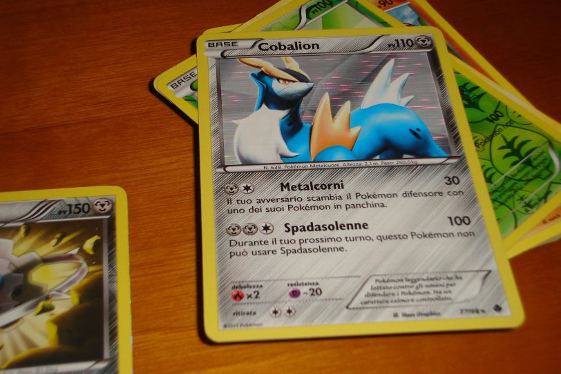 Bei dem Event können Pokémon-Spielkarten, hier die italienische Version, getauscht werden.