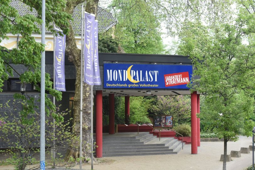 Über den Mondpalast und Christian Stratmann gibt es nun das Buch