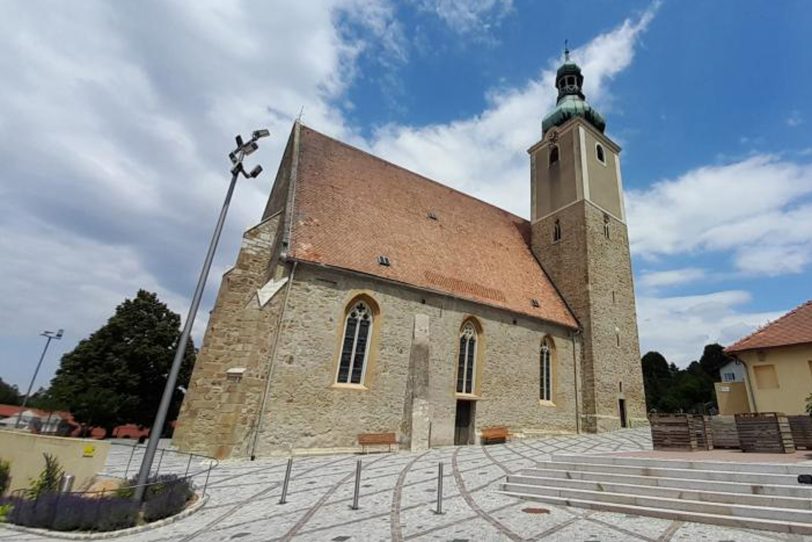 Die Pfarrkirche St. Valentin in Großrußbach - Österreich.