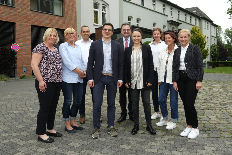 Die Bundestagsabgeordnete Michelle Müntefering und der Landtagsabgeordnete Alexander Vogt zu Besuch bei der 'Sofothilfe Herne' im Marienhospital Eickel.
